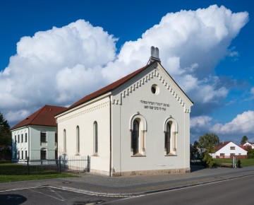 Jewish synagogue and school in Heřmanův Městec